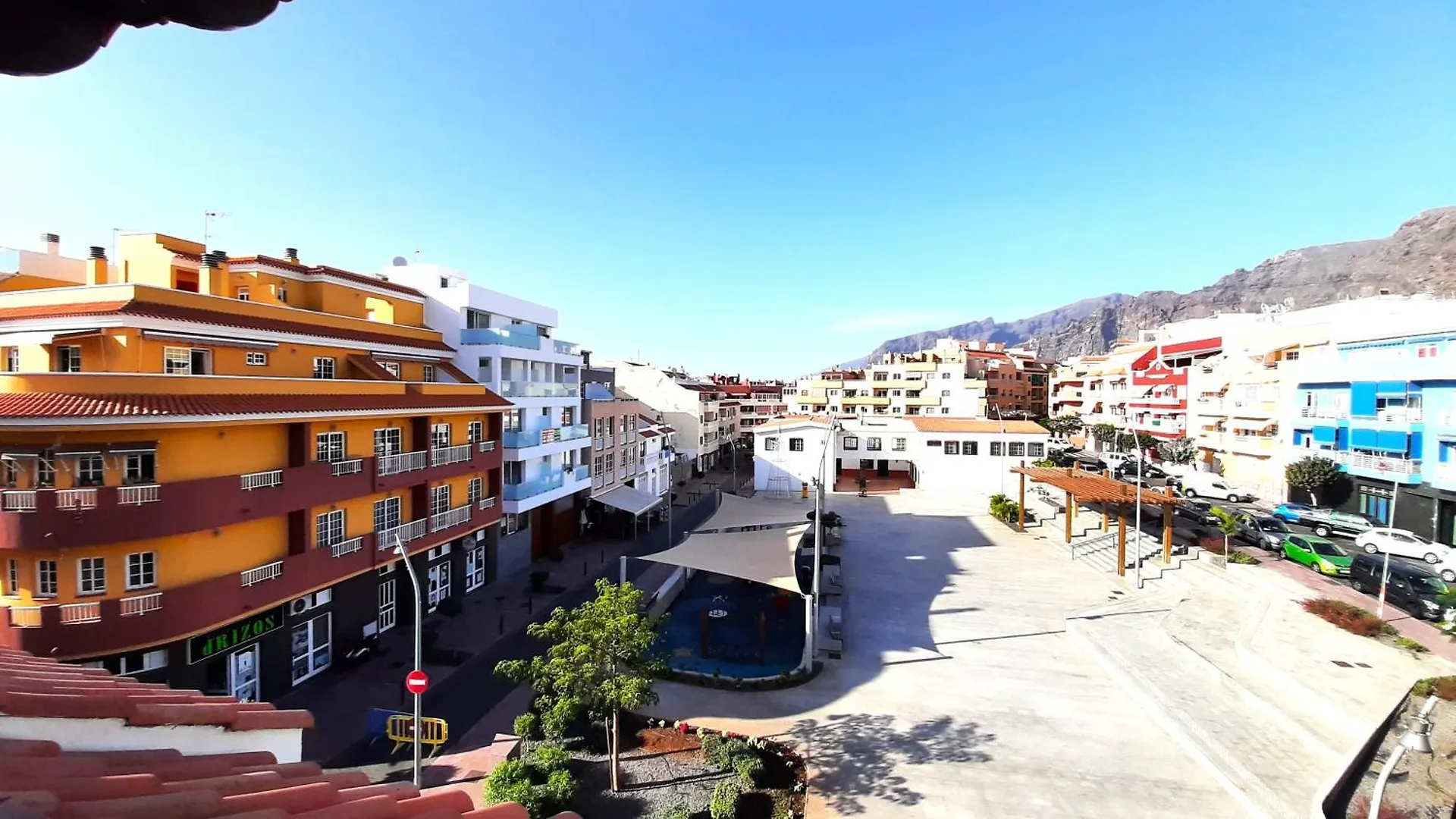 Puerto Santiago Plazaの連絡先